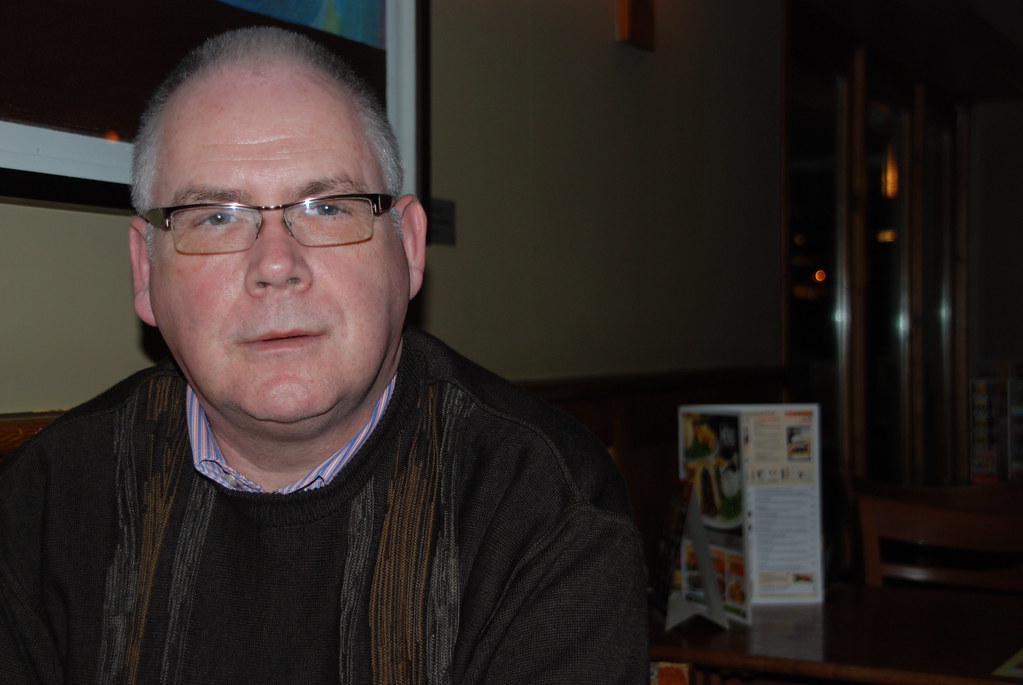 Martin Phillips (darts player)
