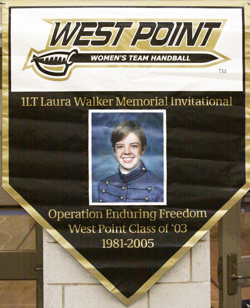 Laura Walker (swimmer)