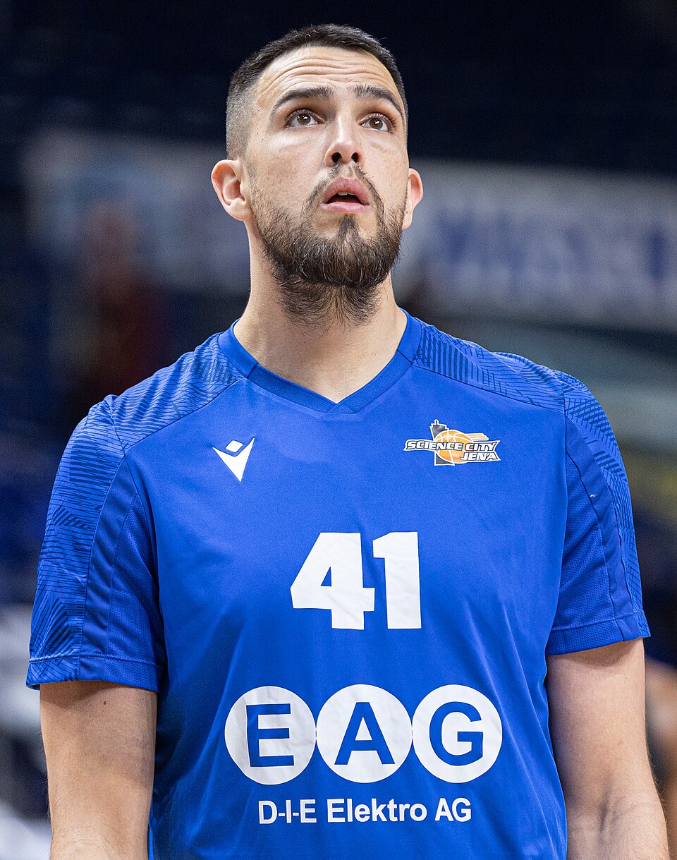 Alex Herrera