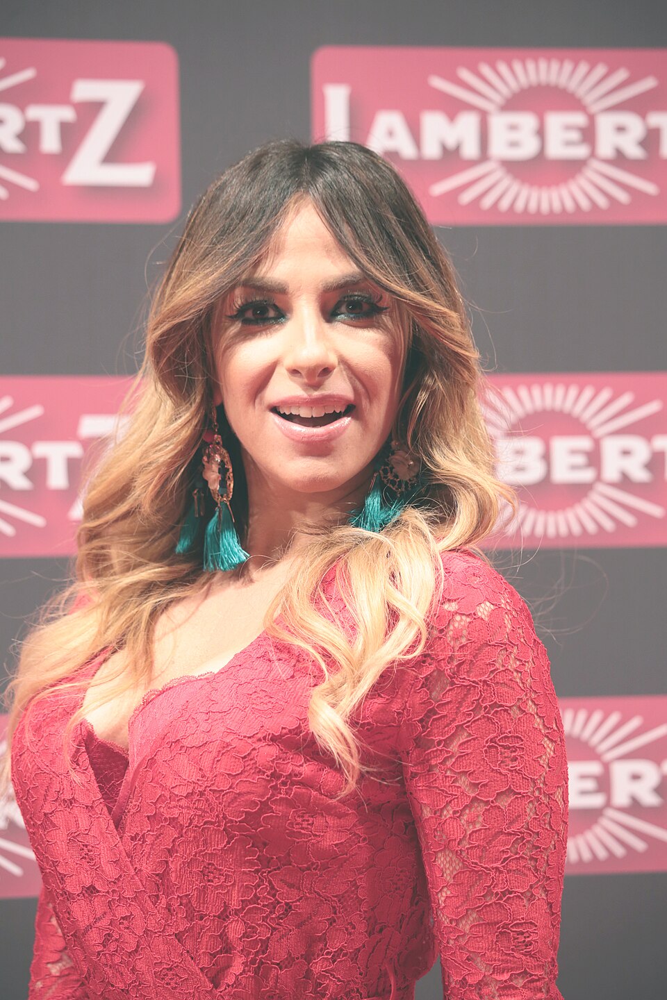 Gülcan Kamps