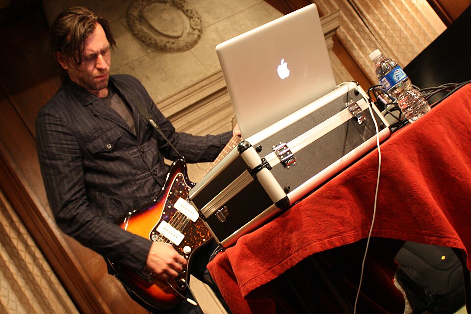Fennesz