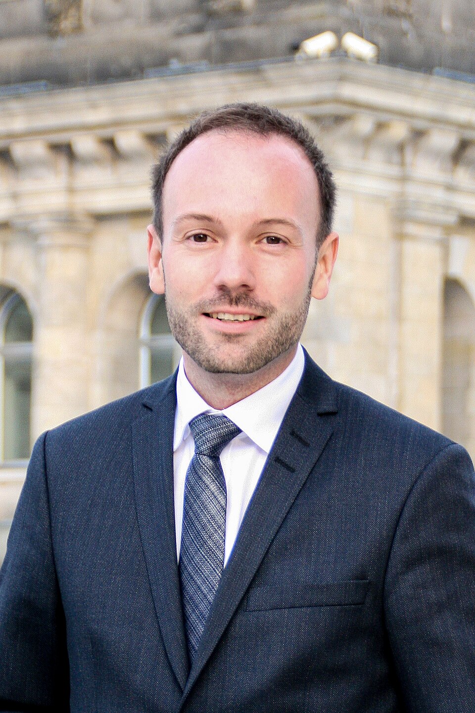 Nikolas Löbel