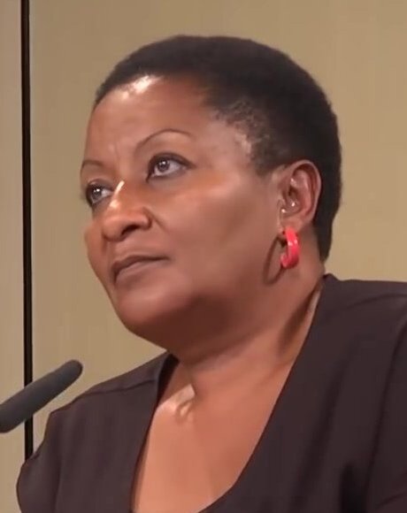 Esther Muinjangue