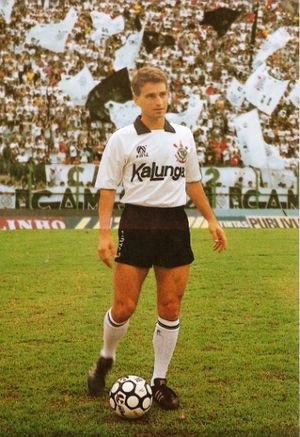 Giba (footballer)