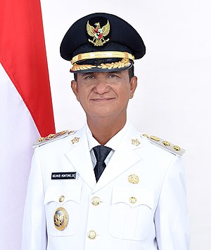 Helmud Hontong