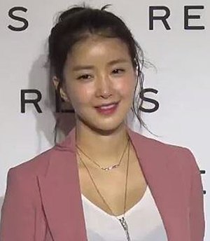 Lee Si-young