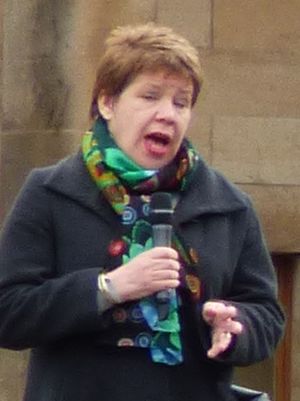 Lesley Hinds
