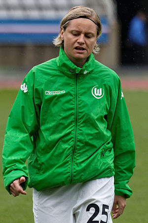 Martina Müller (footballer)