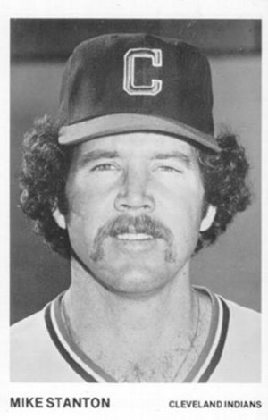 Mike Stanton (right-handed pitcher)