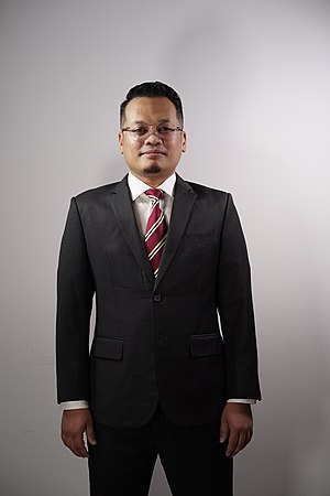 Nik Nazmi