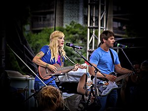 Sarah Blackwood (Canadian singer)